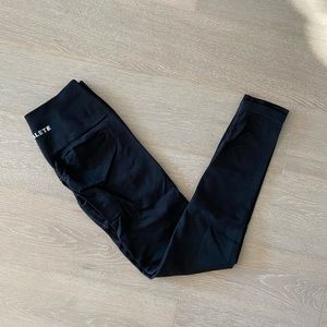 black alphalete amplify leggings